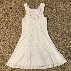 White lace dress with pockets